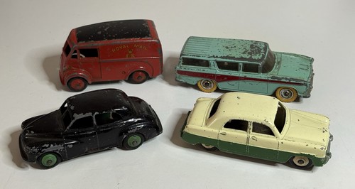 Vintage dinky toys - 4, ford