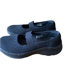 £58 Unworn Skechers Knitted