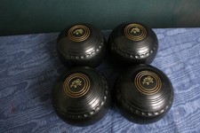 Cotswold Goldline II size 00 bowls with lion emblem