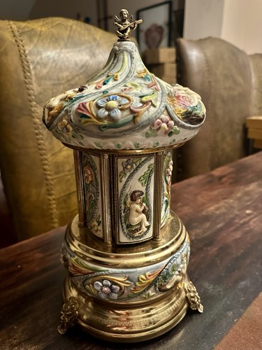 Reuge musical carousel - reuge,