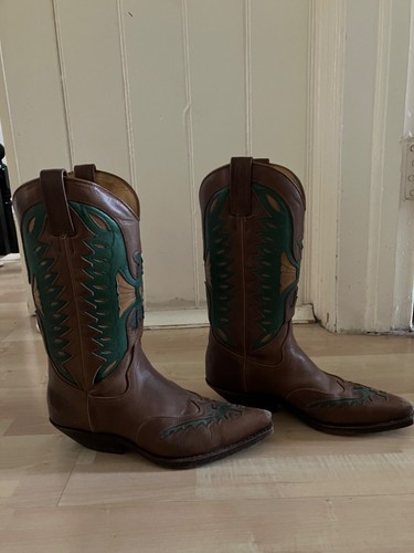 Womens cowgirl boots size r - cowgirl, 6