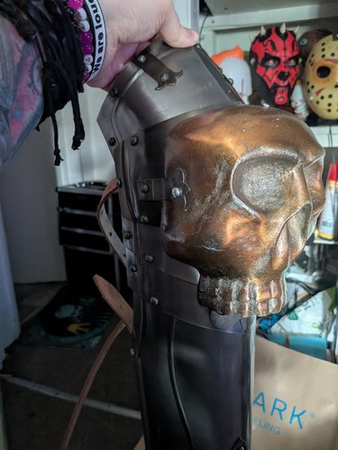 Ominous skull leg - ominous,