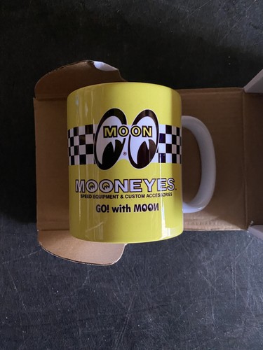 Mooneyes yellow mug - ,