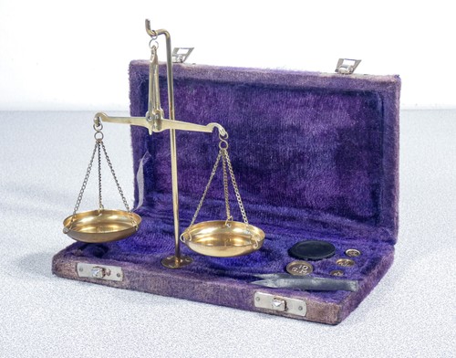 Antique portable coin scale - antique,