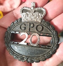Vintage General Post Office Postmans cap badge. Bakelite & Metal. Queens Crown
