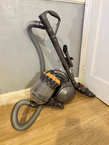 Dyson dc28c bagless cylinder - dyson,