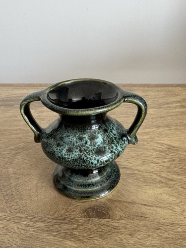 Small english studio pottery - studio,