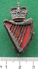 Royal Ulster Constabulary collar badge ( seven stringed harp )