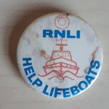 RNLI HELP LIFEBOATS Vintage Collectors Charity Metal Pin Badge c1970s? Ephemera 