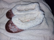 Ladies, pink fluffy slippers size 5 New