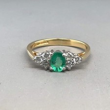 18ct Yellow Gold Emerald and Diamond Ring (c. 0.22ct) - Size K 1/2