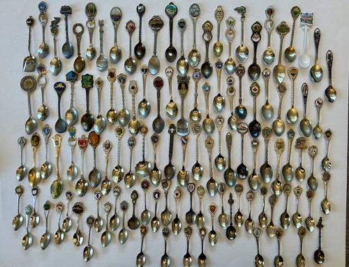 Vintage lot 114 - of, souvenir
