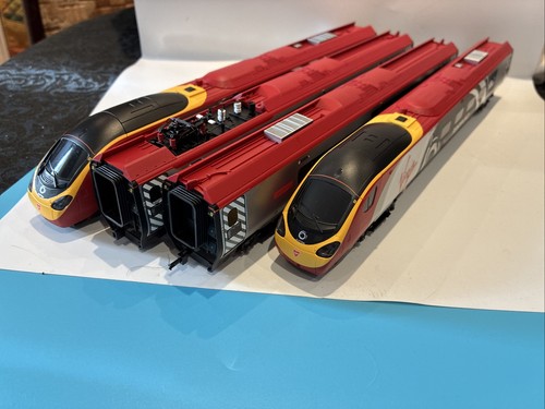 Hornby gauge r1155 virgin - hornby,