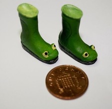 Froggie Wellies, Dolls House