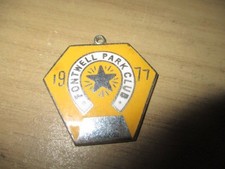 horse racing medals/badges