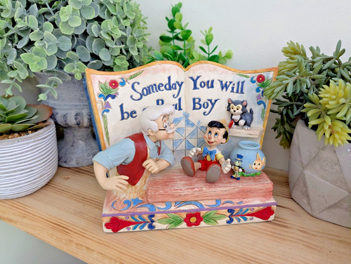 Disney traditions showcase - disney,