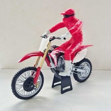 New Ray Toys - 1:12 Scale Model Bike - Honda CRF450 18-21 w/Rider (Red)