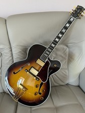 Gibson Custom Shop ‘Custom Crimson’ Byrdland Venetian 2014 Sunburst. Near mint.