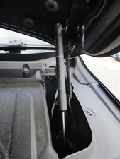 BMW F01 F02 F04 M-SPORT 2013 PASSENGER SIDE BONNET SHOCK STRUT RAM BREAKING