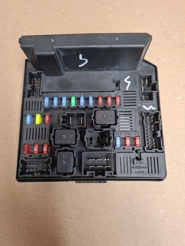 Nissan qashqai fusebox bcm j10 - nissan,