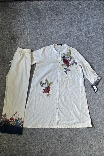Bnwt 2piece suit limelight - 2piece,
