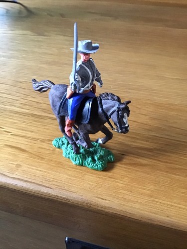 Herald swoppets mounted - herald,