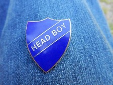VINTAGE ENAMEL   HEAD BOY BADGE   3 CM  