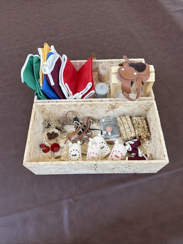 Vintage wooden dakin - dakin, tack