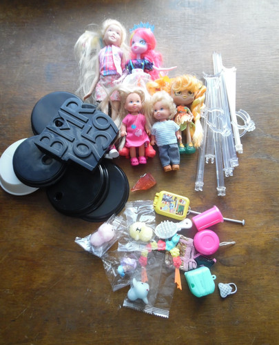 Bundle mixed dolls - bundle, of