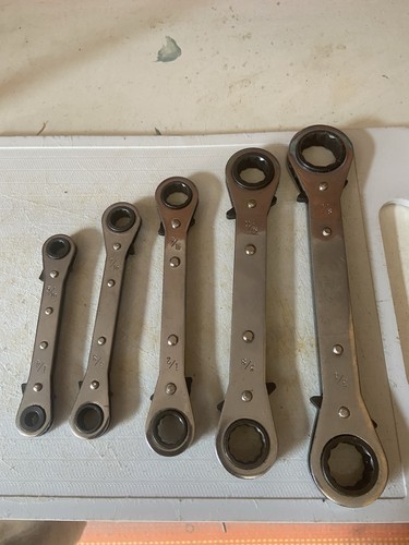 Ratchet ring spanner a - ratchet,
