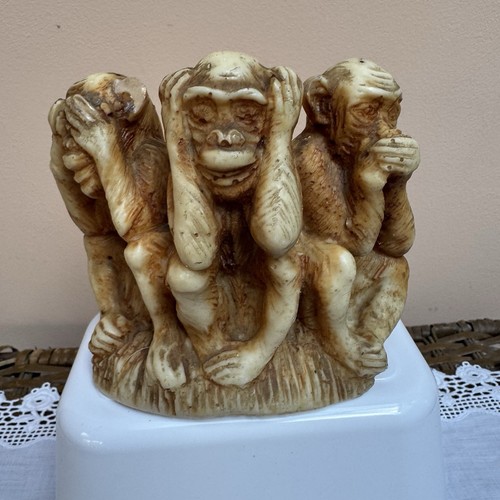 Vintage three wise - wise, monkeys