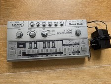 Cyclone TT-303 BASS BOT MK1 - TB303 clone