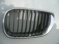 BMW 51 13 7056 313 E46 LEFT N/S KIDNEY  BONNET GRILL IN GOOD EXTERNAL CONDITION