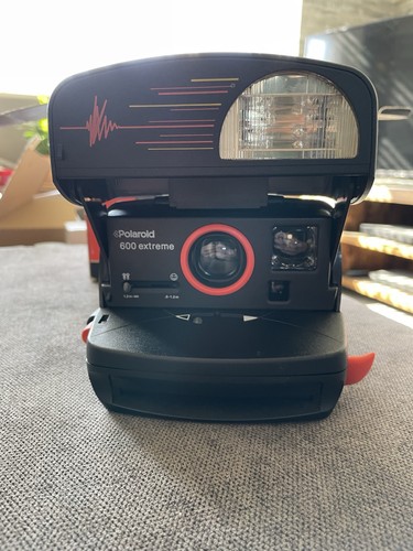 Polaroid 600 extreme - extreme, instant