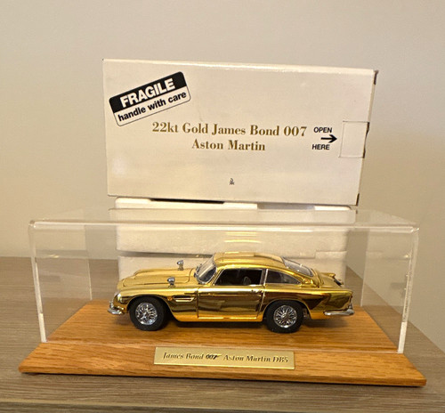Danbury mint 22ct gold - danbury,