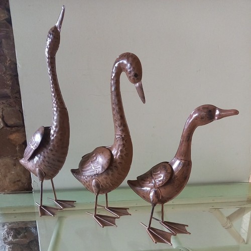 Graduating geese vintage tin - 3,