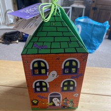 Lush haunted house - house, bath