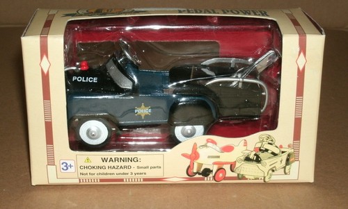 Scale childs pedal car - childs,