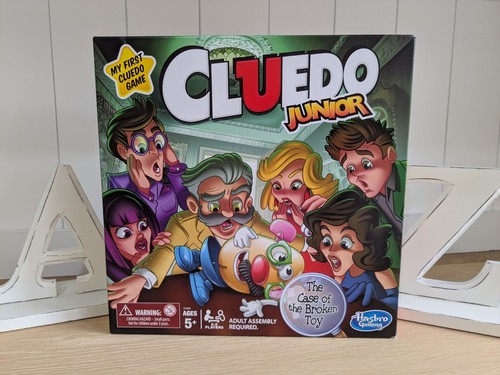 Cluedo junior board game case - cluedo,