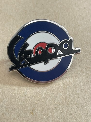 Vespa metal scooter - metal, pin