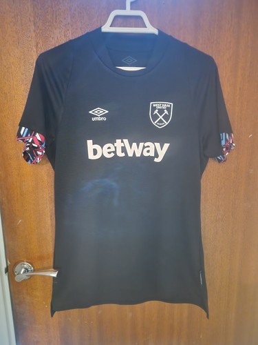 West ham 2021 - -22, third
