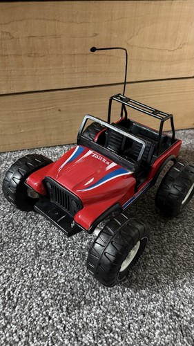 Vintage tonka jeep off - tonka, road
