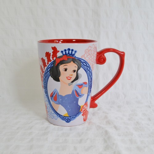 Disney store snow - store, white