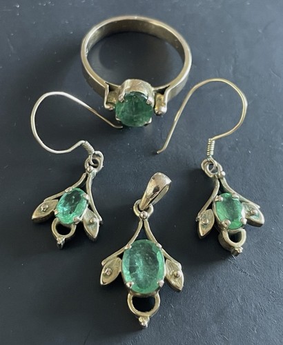 Antique gold emerald ring - antique,