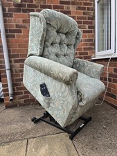 Celebrity Woburn Single Motor Riser Recliner Chair Green Floral Lift *DELIVERY*