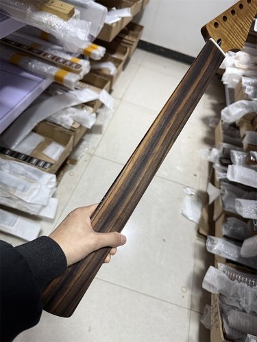 Satin fretless roasted flame - satin,