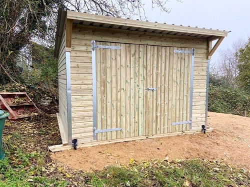Compact timber pent - x,