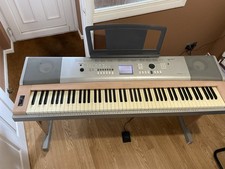Yamaha DGX-620 portable grand piano (used - perfect working condition)