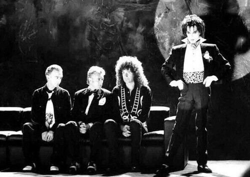Freddie mercury unsigned - x,