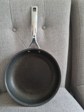 Le Creuset 24cm Non-Stick Frying Pan